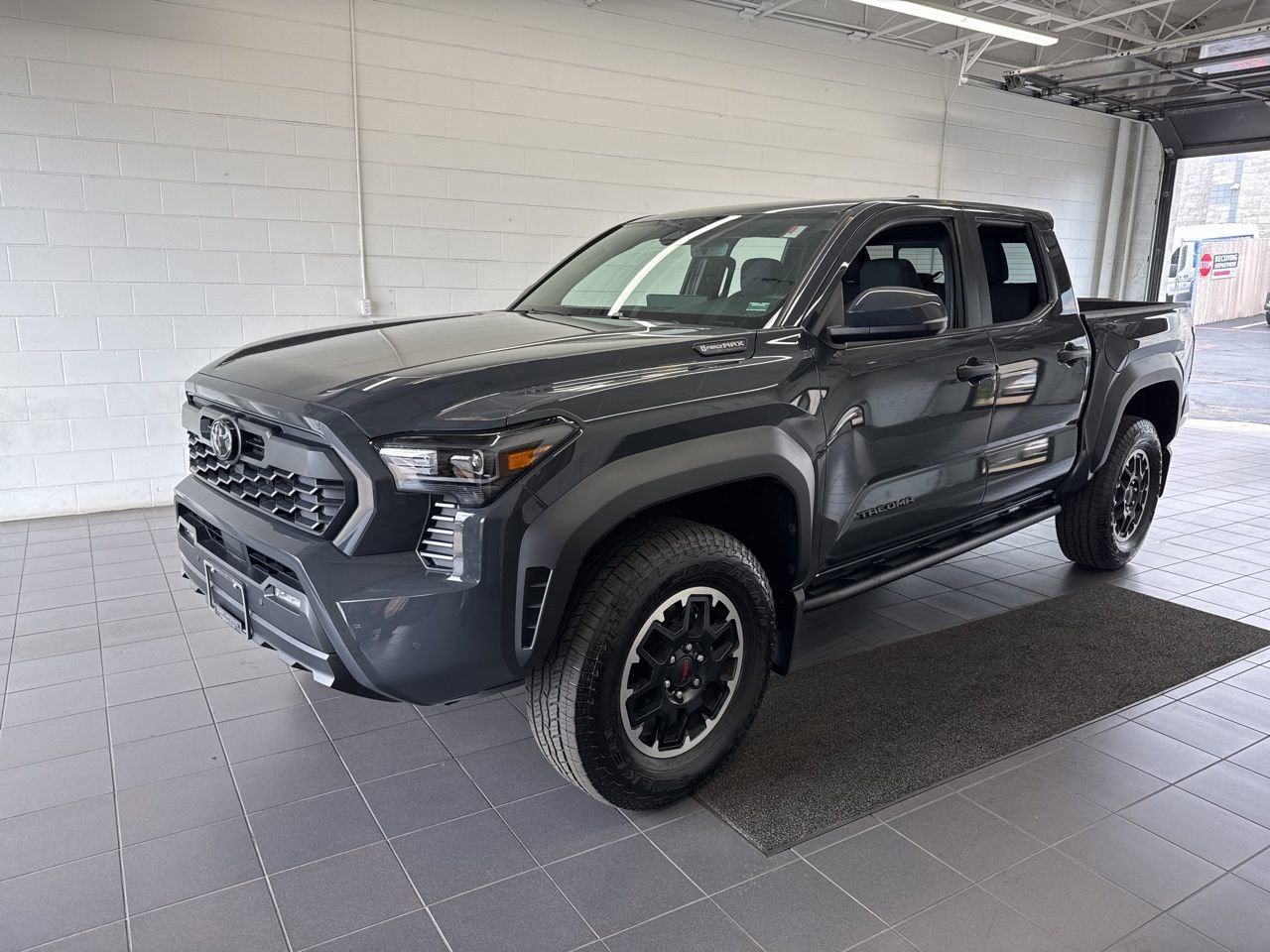 Certified 2025 Toyota Tacoma TRD Off-Road w/ TRD Off Road Upgrade Package image 4