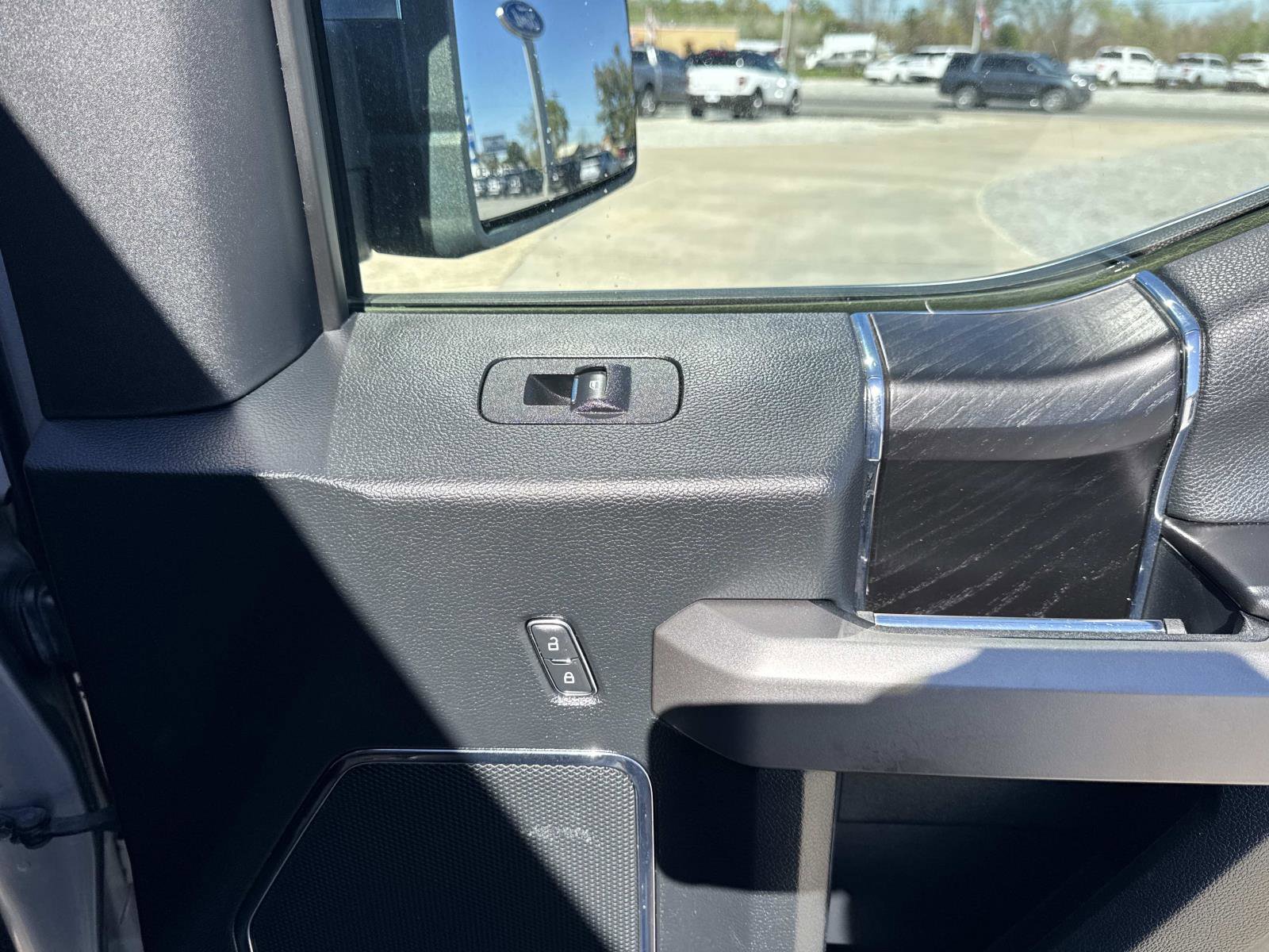 Used 2020 Ford F150 Platinum w/ Equipment Group 701A Luxury AWD/4WD image 15