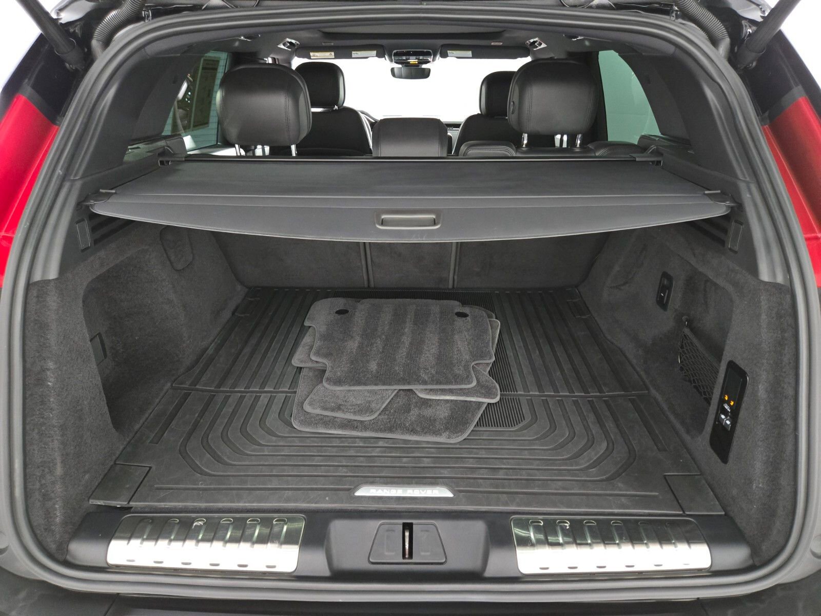 Used 2025 Land Rover Range Rover Sport Dynamic SE image 15