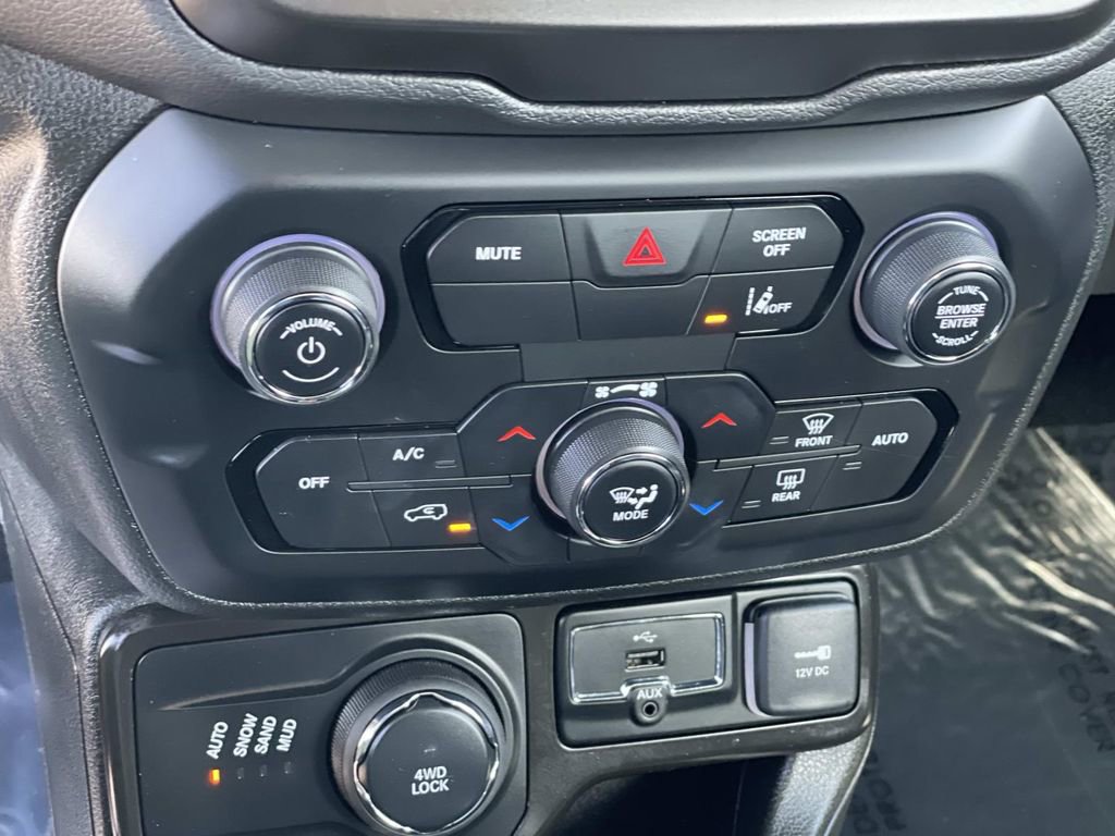 Used 2021 Jeep Renegade Sport image 15