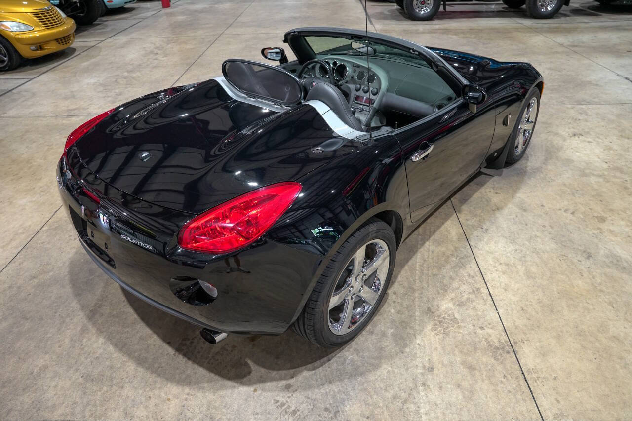 Used 2006 Pontiac Solstice Convertible w/ Premium Package RWD image 17