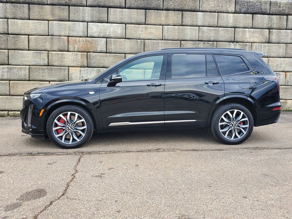 Certified 2024 Cadillac XT6 Sport w/ Platinum Package image 2