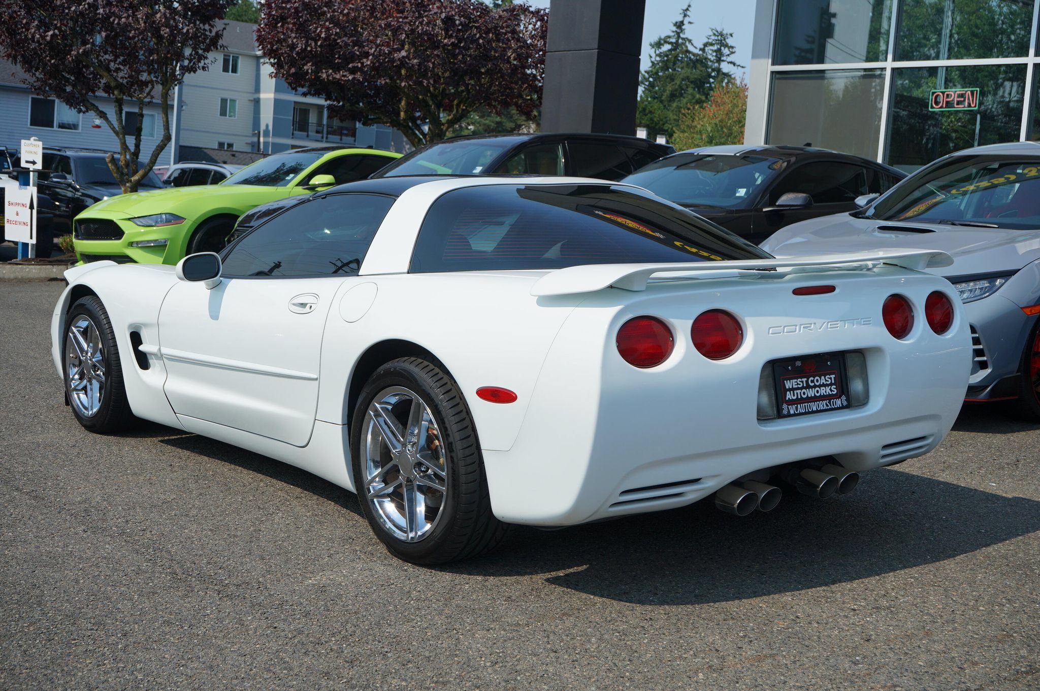 Used 1997 Chevrolet Corvette Coupe w/ Memory Pkg RWD image 4