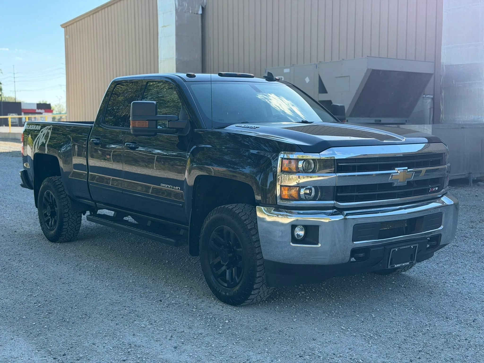 Used 2018 Chevrolet Silverado 2500 LT AWD/4WD image 3