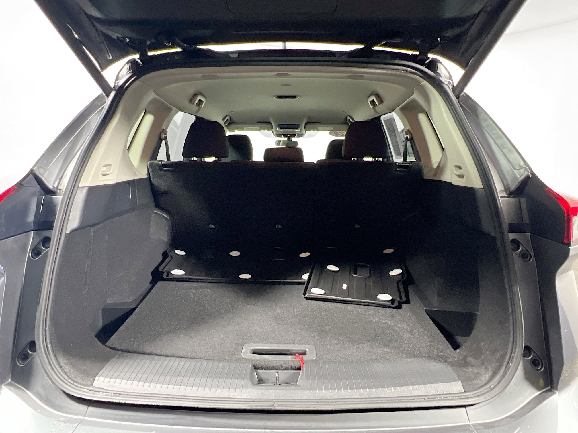 Used 2024 Nissan Rogue SV image 34