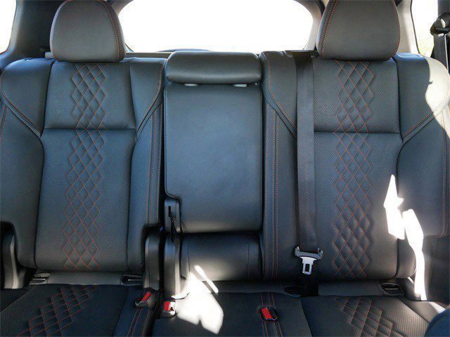 Used 2025 Mitsubishi Outlander SEL image 14