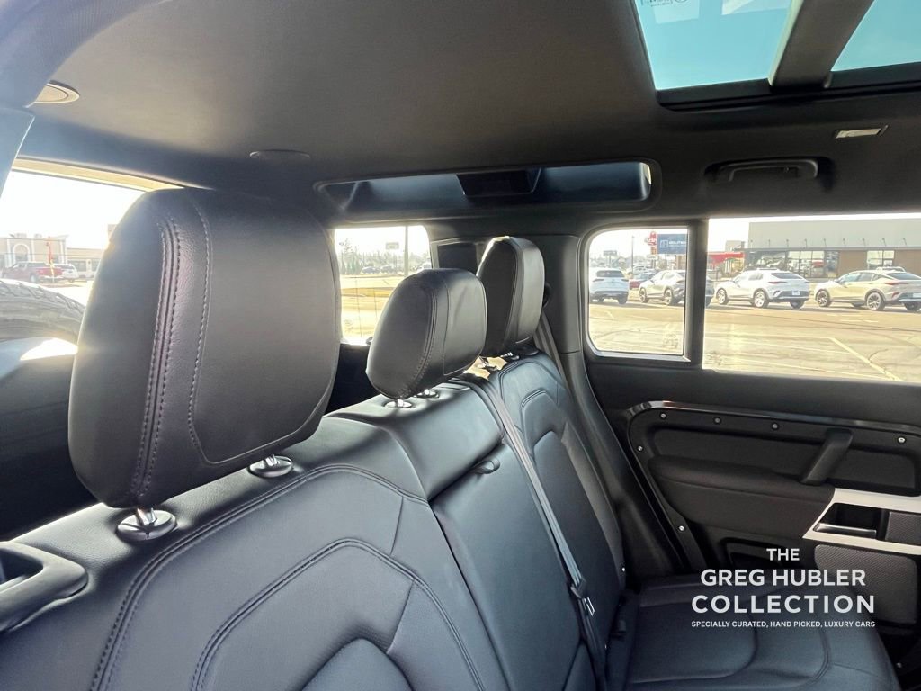 Used 2023 Land Rover Defender 110 SE image 30