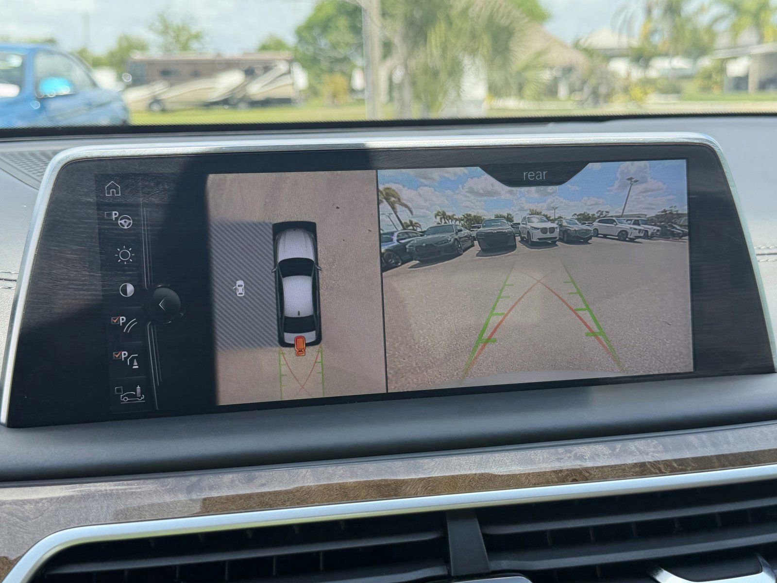 Used 2017 BMW 750i image 29