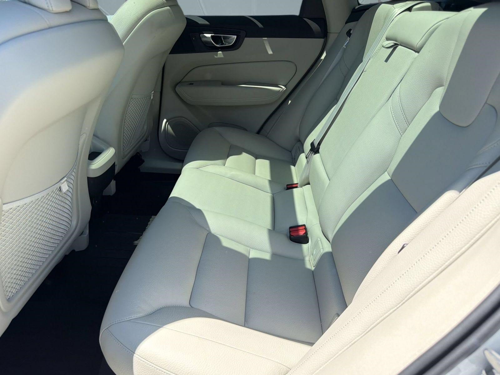 Certified 2024 Volvo XC60 B5 Plus w/ Protection Package Premier AWD/4WD image 22