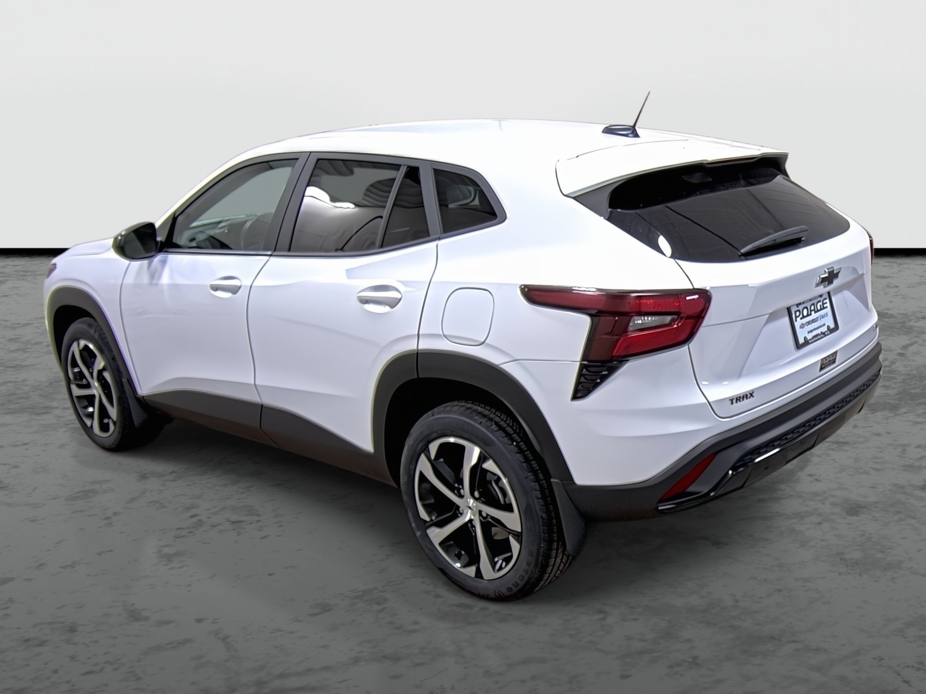 Certified 2024 Chevrolet Trax RS FWD image 2