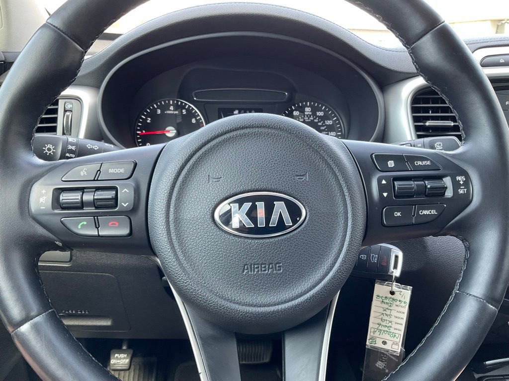 Used 2016 Kia Sorento LX w/ LX Convenience Package image 12