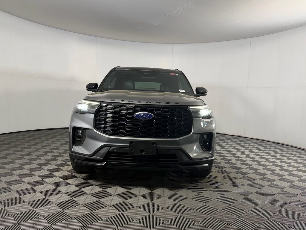 Used 2025 Ford Explorer ST-Line AWD/4WD image 11