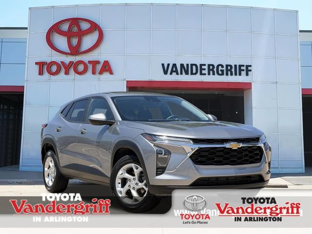 Used 2024 Chevrolet Trax LS w/ LS Convenience Package FWD image 1
