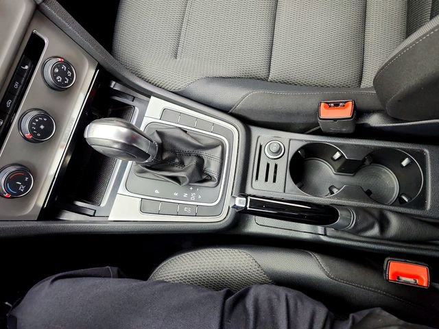 Used 2017 Volkswagen Golf S AWD/4WD image 24