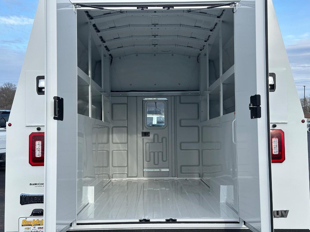 New 2024 GMC Savana 3500 w/ Power Convenience Package RWD image 4