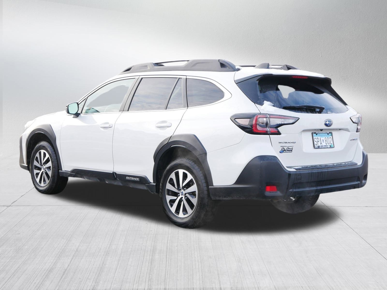 Certified 2025 Subaru Outback Premium image 5