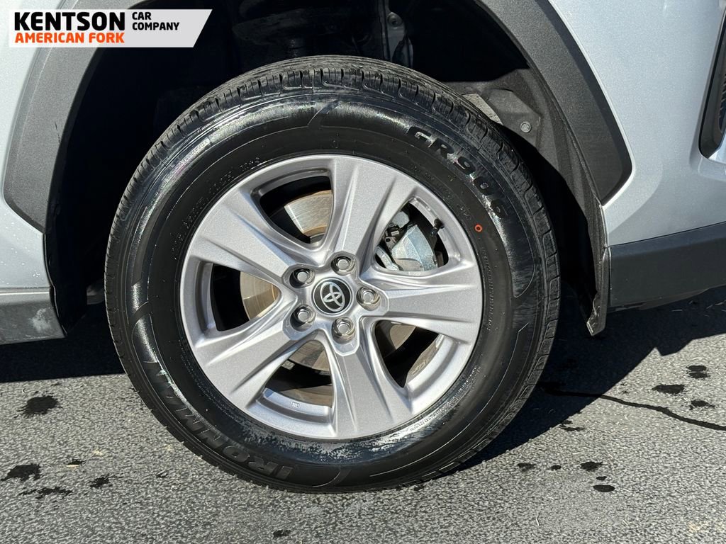 Used 2025 Toyota RAV4 XLE image 12