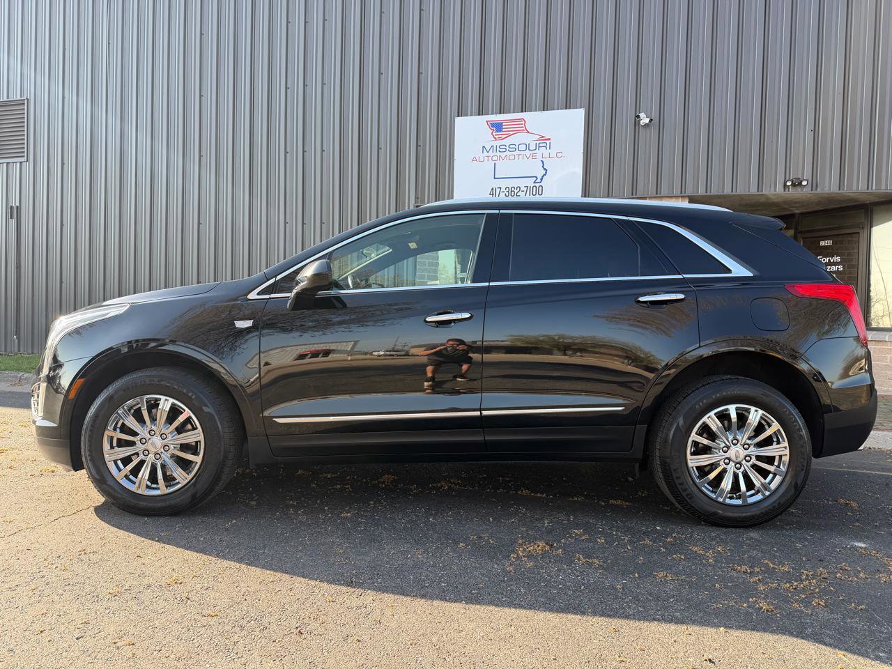 Used 2018 Cadillac XT5 FWD image 2