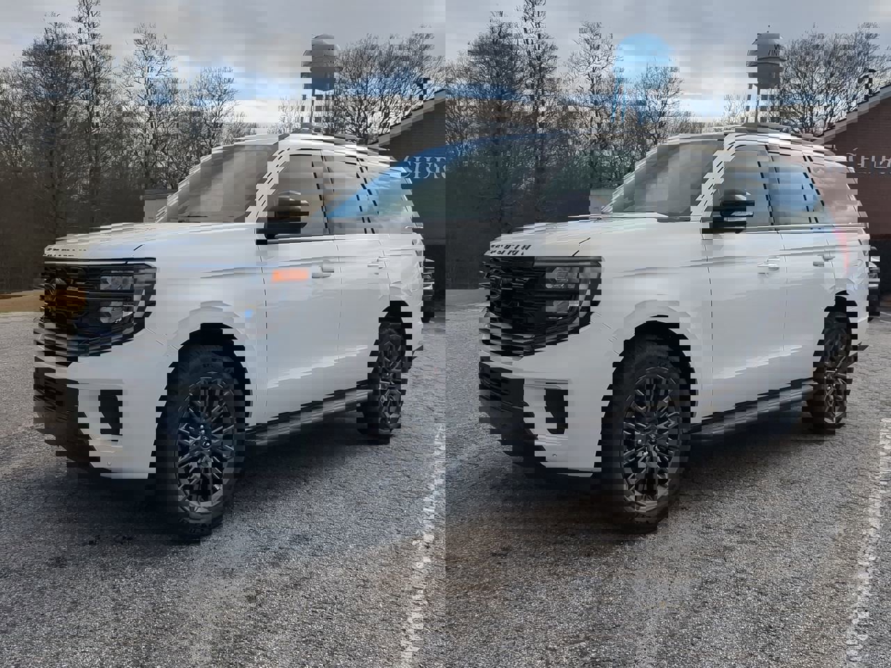 New 2026 Ford Expedition Platinum w/ Stealth Appearance Package image 6