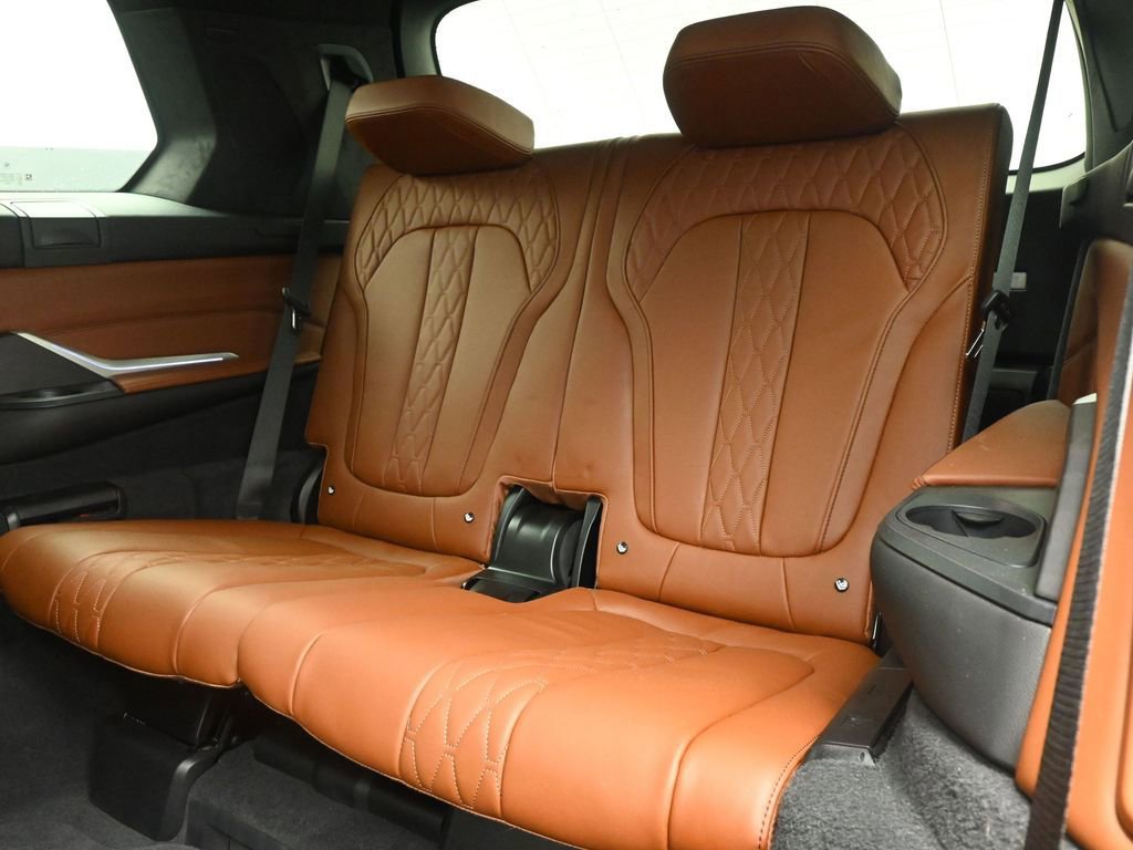 Used 2021 BMW X7 M50i w/ Executive Package image 14