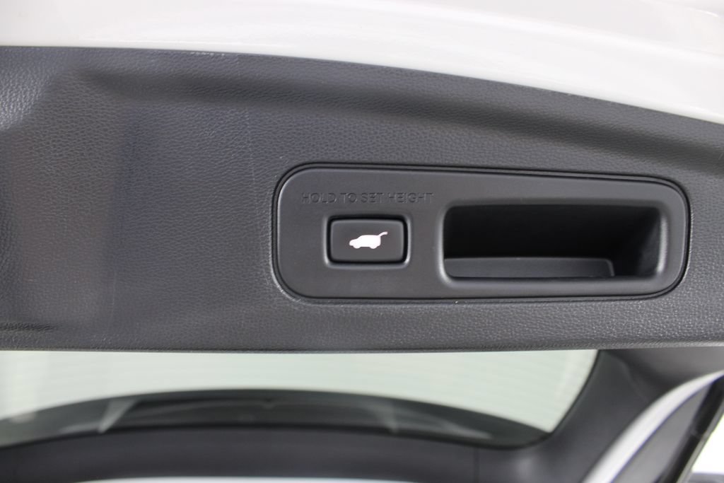 Used 2025 Acura MDX w/ Advance Package AWD/4WD image 24