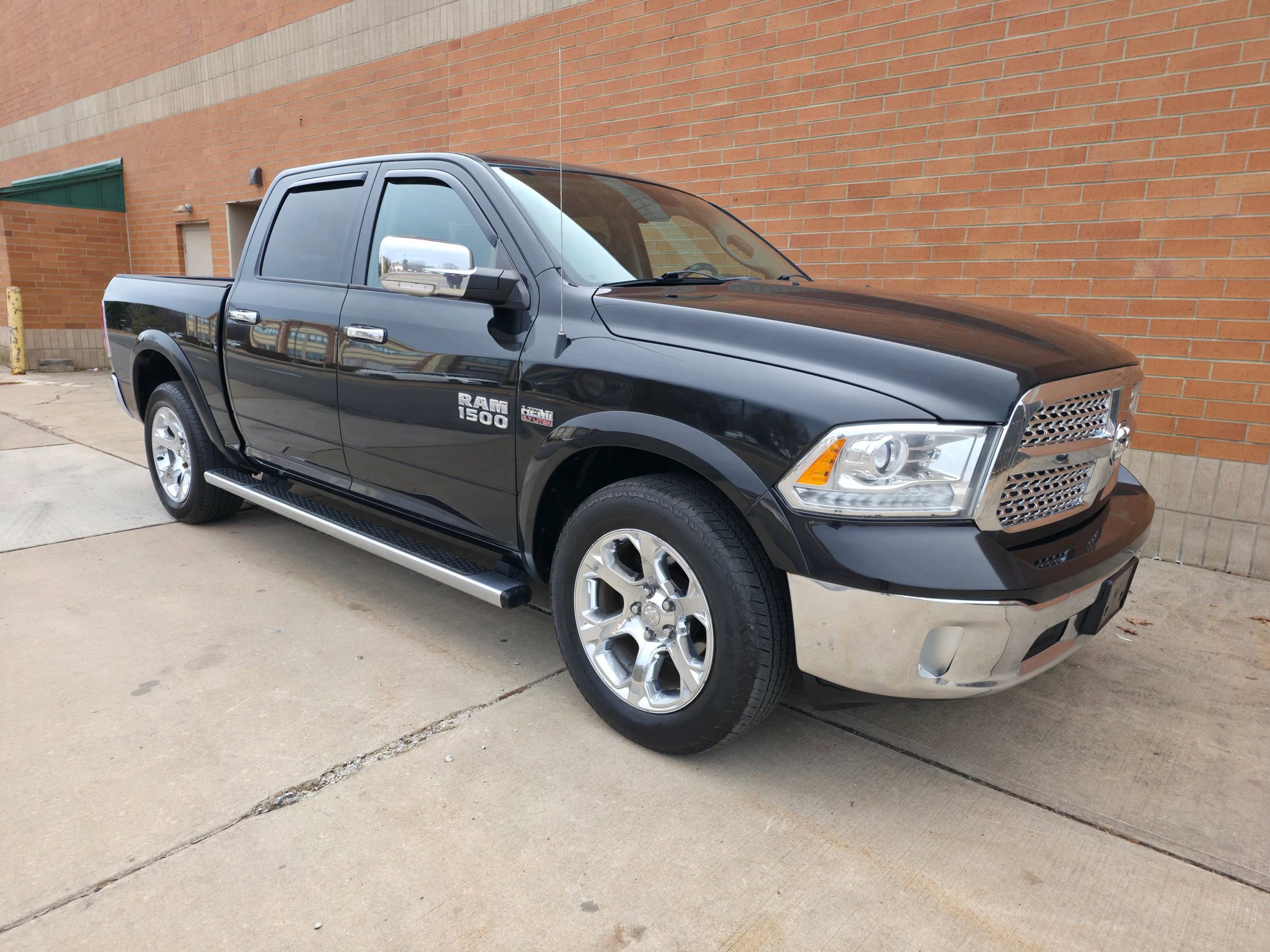 Used 2016 RAM 1500 Laramie w/ Convenience Group AWD/4WD image 1