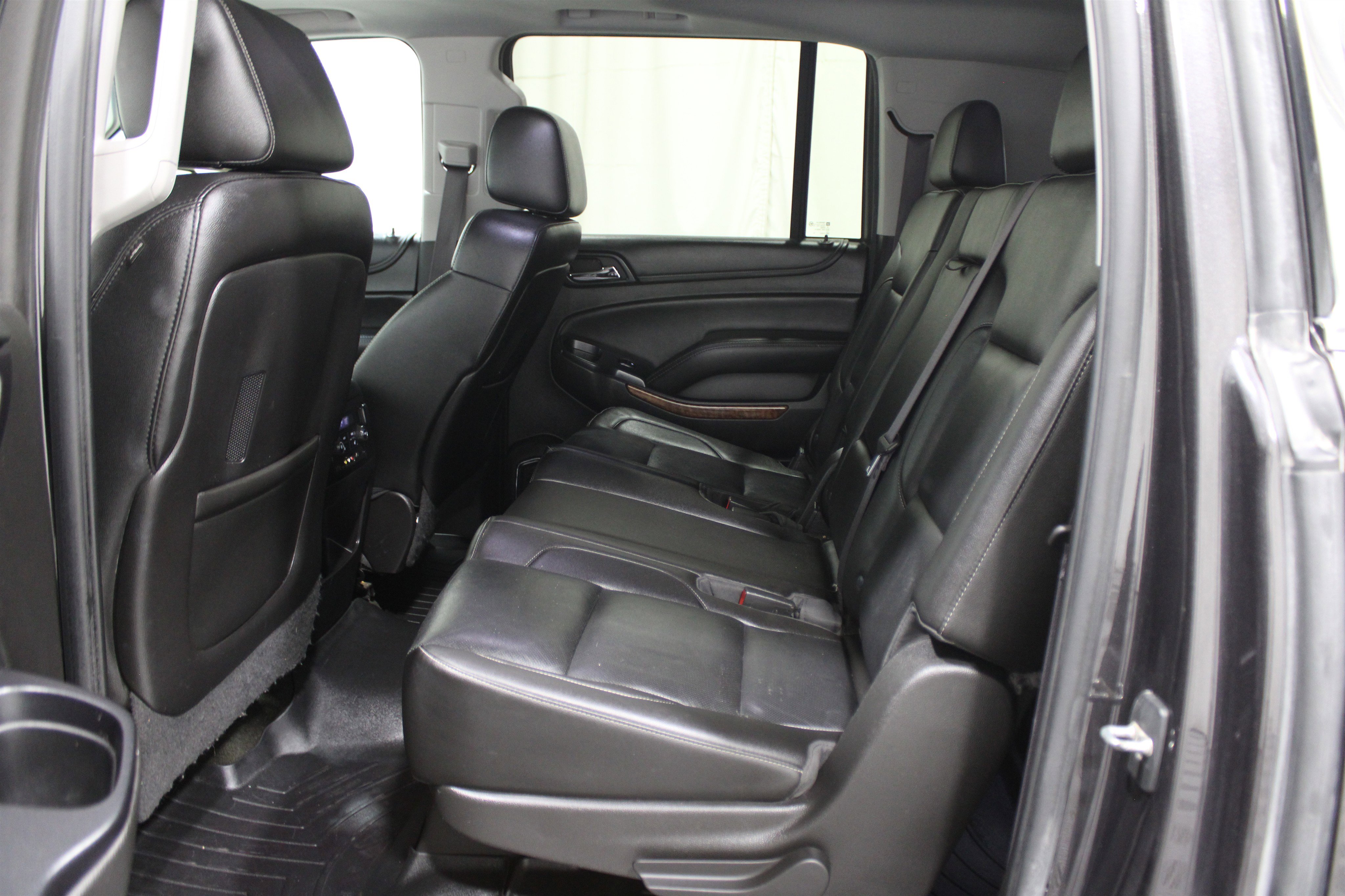 Used 2016 Chevrolet Suburban LTZ image 23