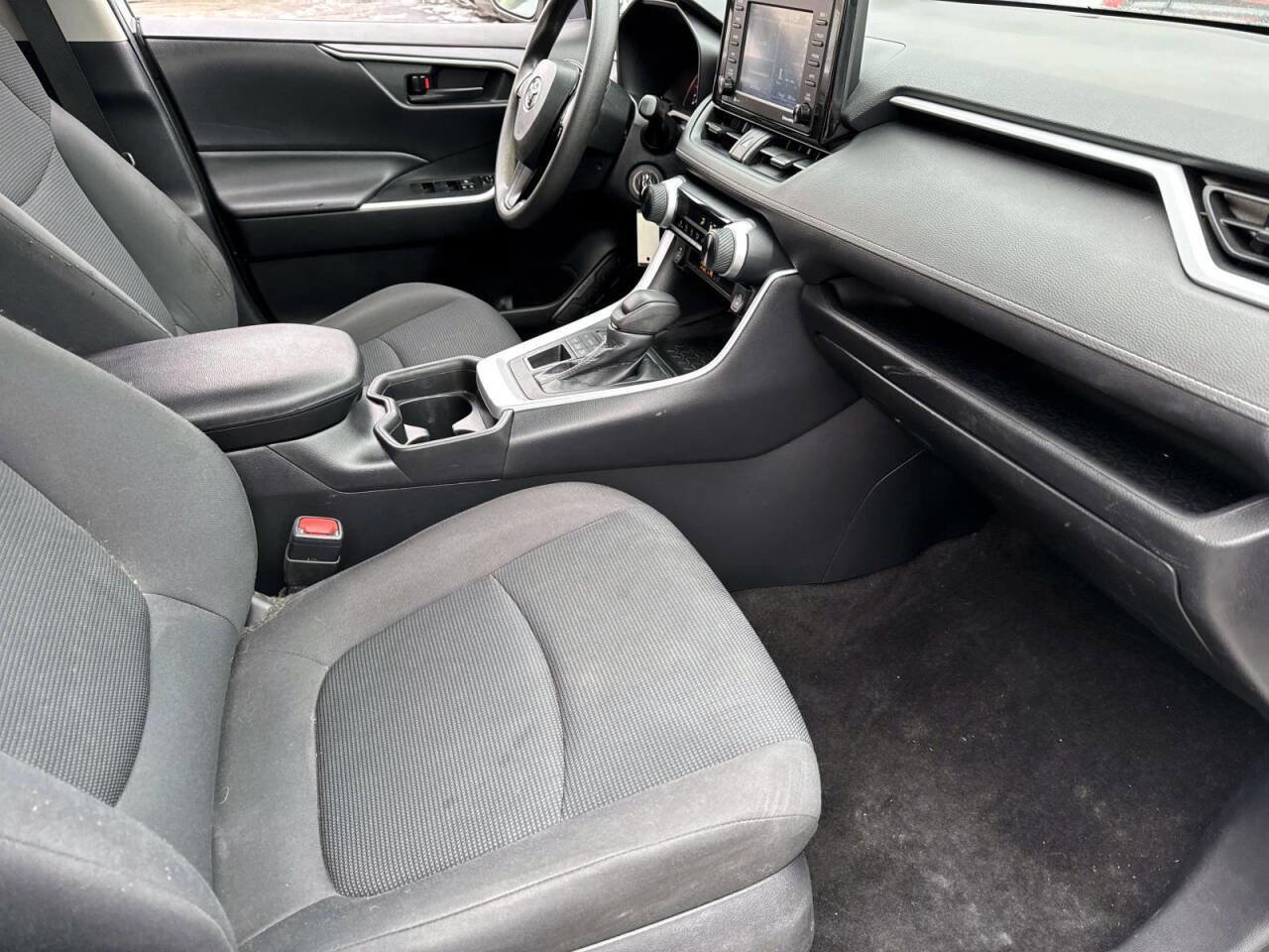 Used 2021 Toyota RAV4 LE w/ Carpet Mat Package (TMS) AWD/4WD image 9