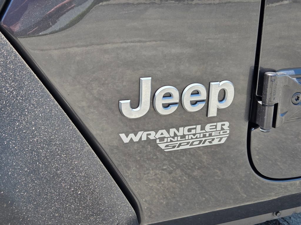 Used 2018 Jeep Wrangler Unlimited Sport S AWD/4WD image 10