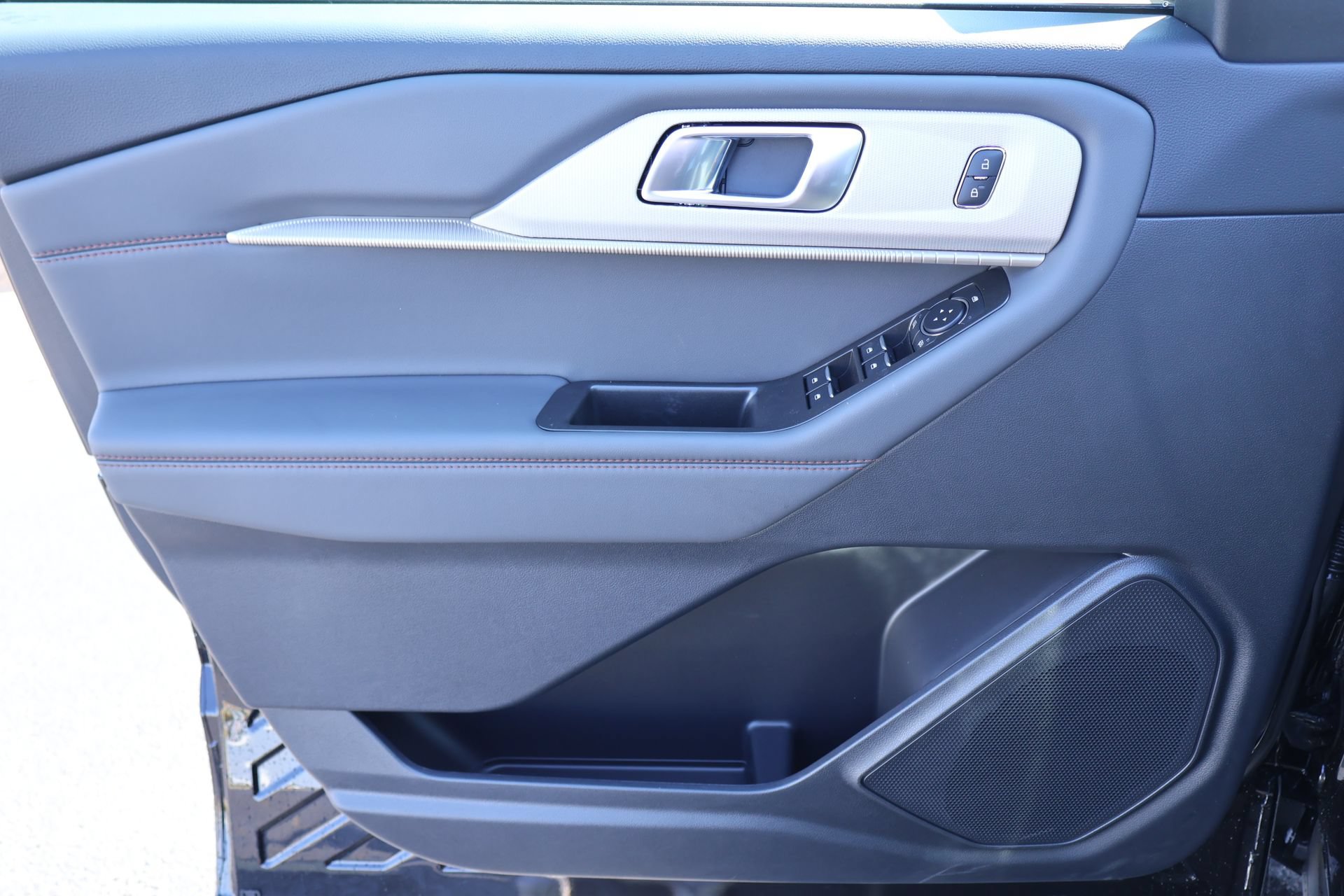 New 2026 Ford Explorer Active w/ Active Comfort Package AWD/4WD image 18
