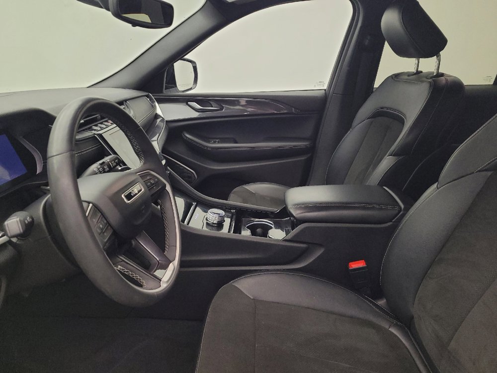 Used 2023 Jeep Grand Cherokee Altitude image 17