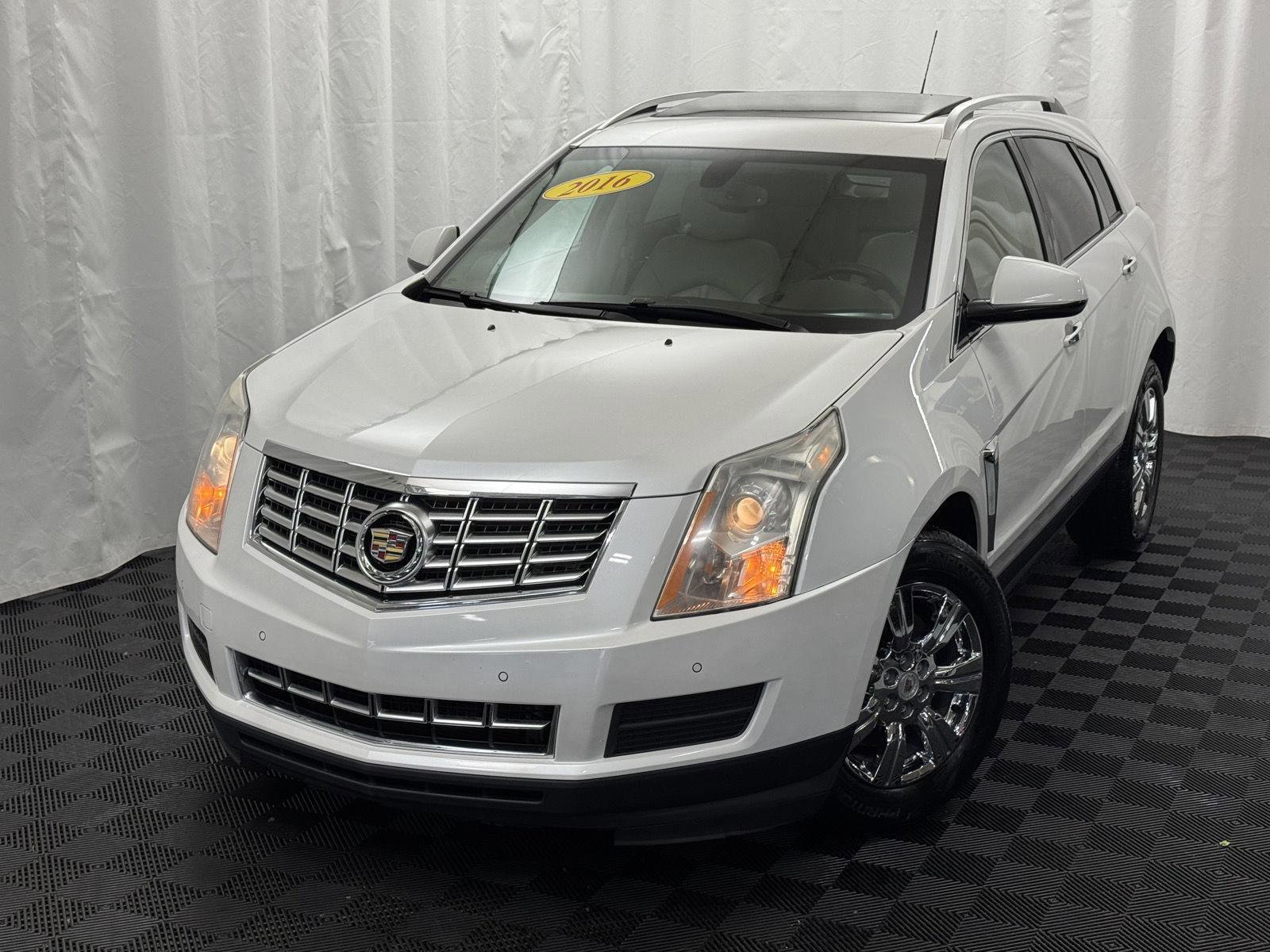 Used 2016 Cadillac SRX Luxury image 4