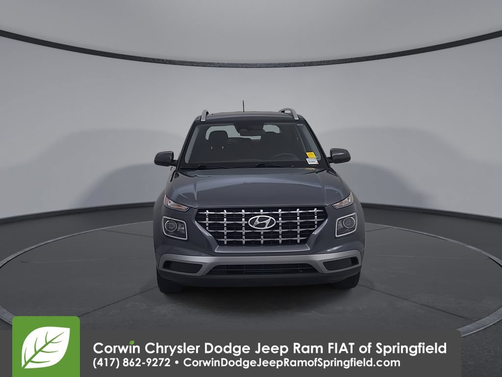 Used 2025 Hyundai Venue SEL FWD image 5