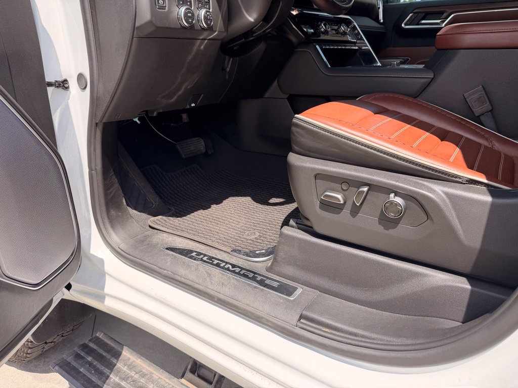 Used 2025 GMC Sierra 3500 Denali Ultimate w/ Snow Plow Prep/Camper Package AWD/4WD image 33