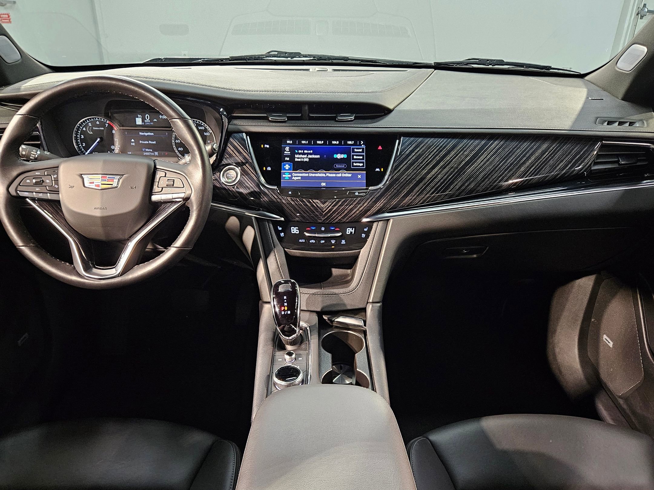 Used 2025 Cadillac XT6 Premium Luxury image 10