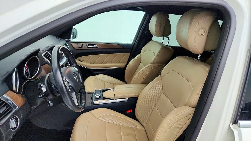 Used 2016 Mercedes-Benz GL 550 4MATIC image 20