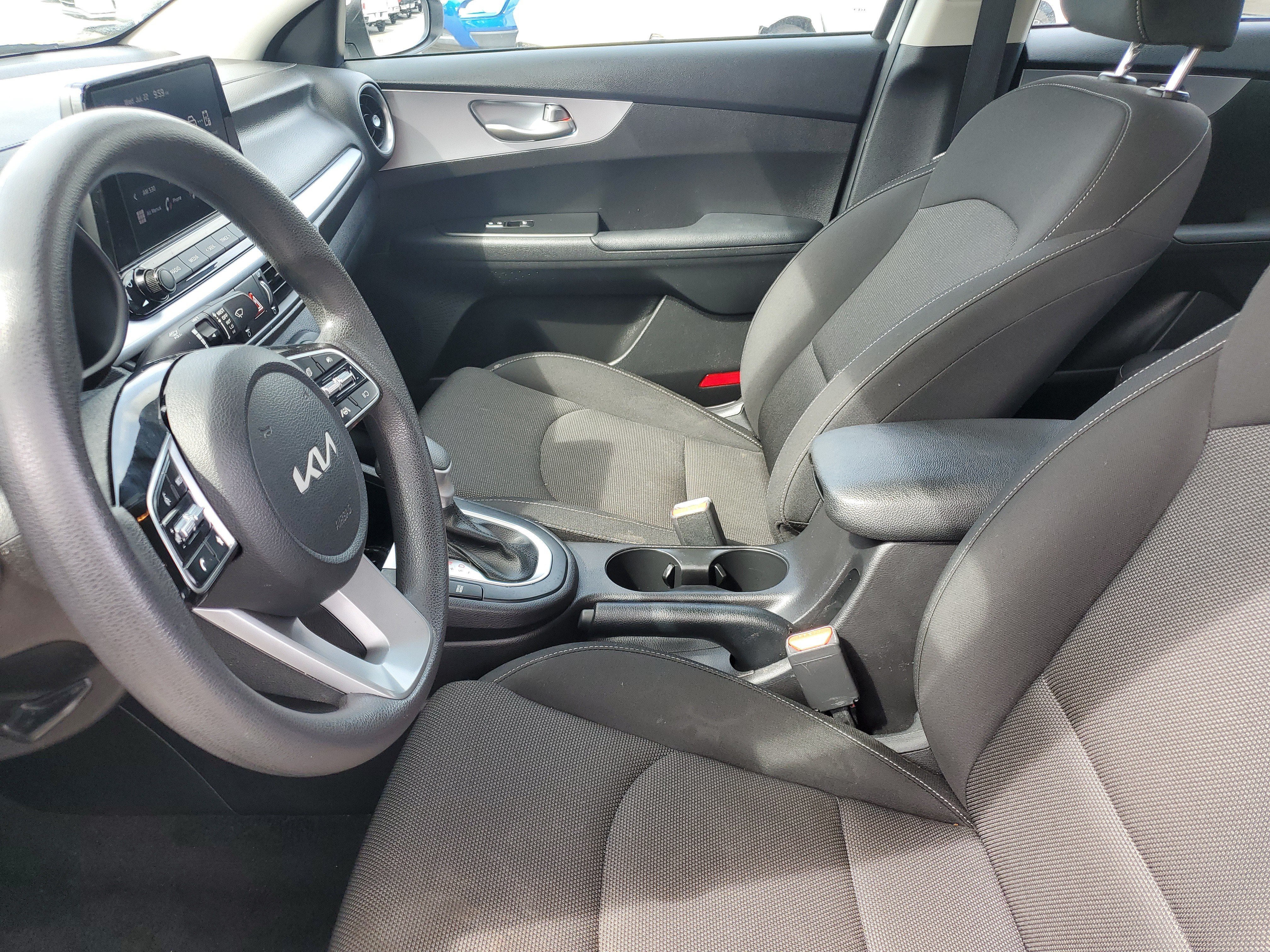 Certified 2022 Kia Forte LXS w/ LXS Technology Package FWD image 17