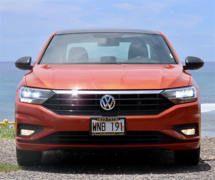 Used 2019 Volkswagen Jetta R-Line w/ R-Line Cold Weather Package FWD image 1
