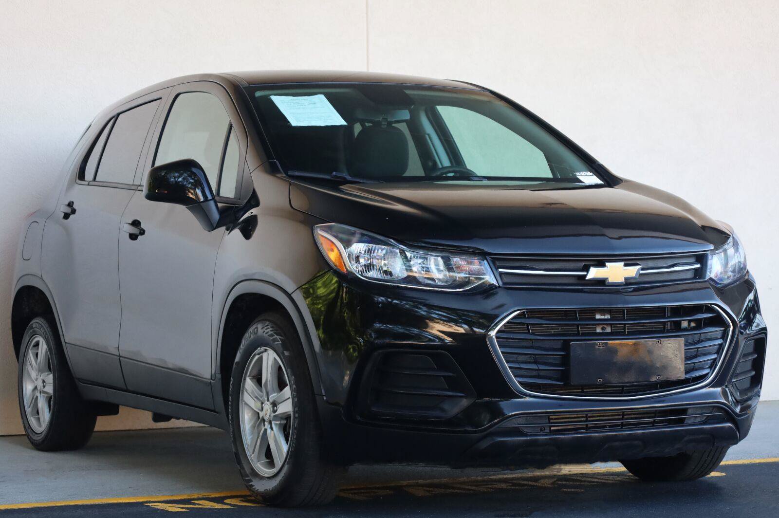 Used 2022 Chevrolet Trax LS w/ Tint and Cruise Package FWD image 7