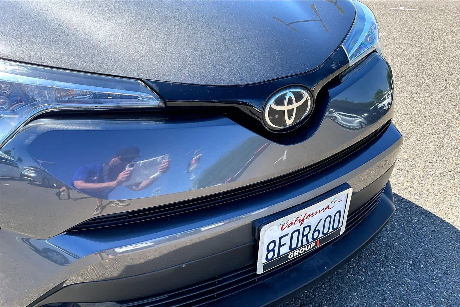 Used 2018 Toyota C-HR XLE FWD image 29
