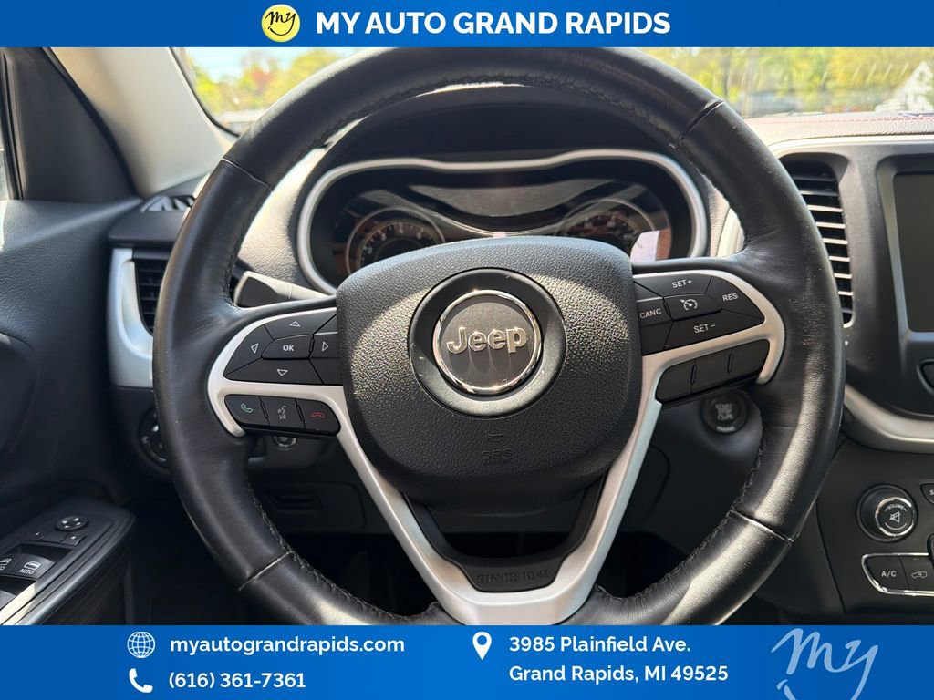 Used 2015 Jeep Cherokee Trailhawk w/ Comfort/Convenience Group AWD/4WD image 14