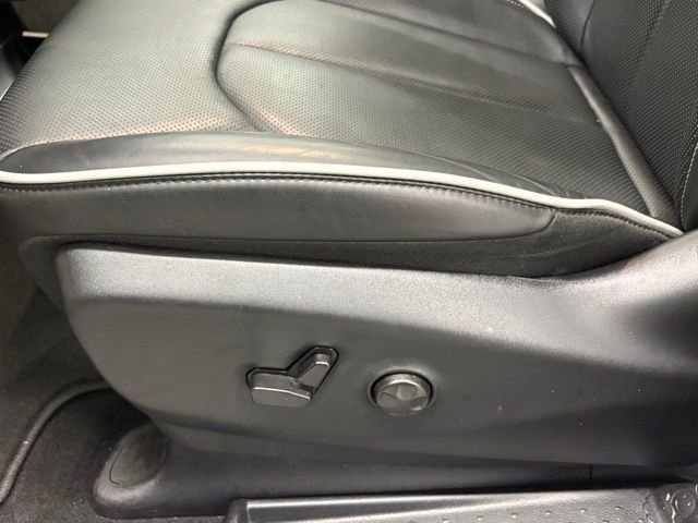 Used 2026 Chrysler Pacifica Limited FWD image 15