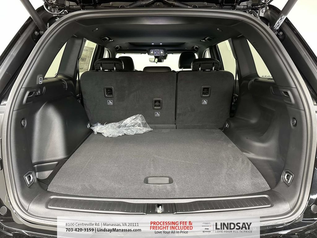 New 2026 Jeep Grand Cherokee Altitude AWD/4WD image 9