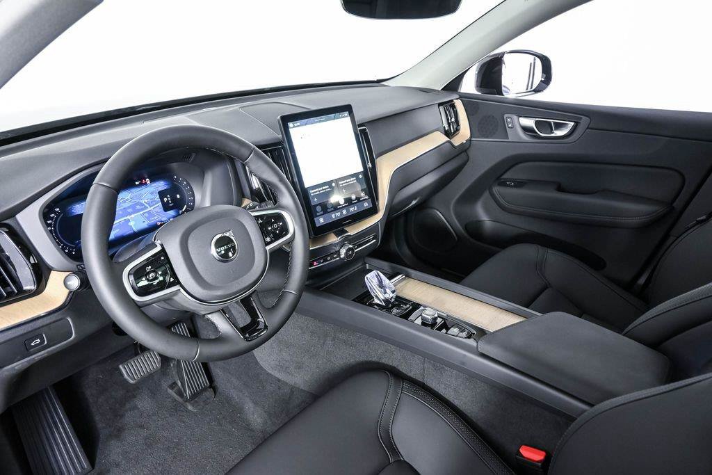 New 2026 Volvo XC60 B5 Plus w/ Protection Package Premier AWD/4WD image 4