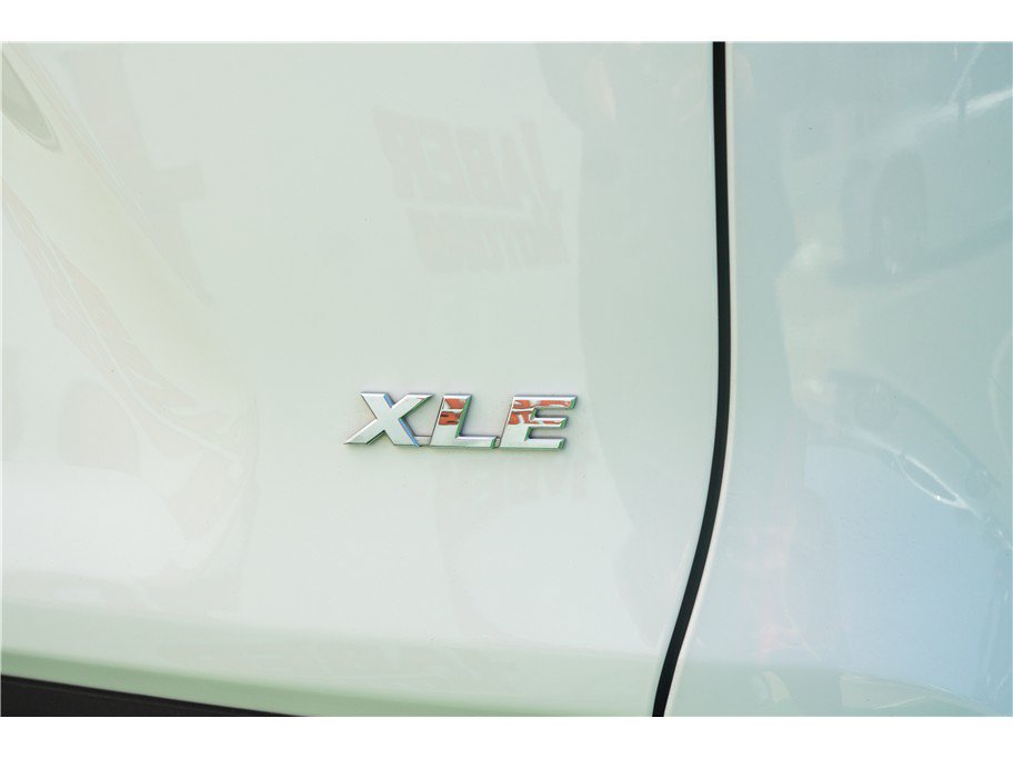 Used 2024 Toyota RAV4 XLE FWD image 2