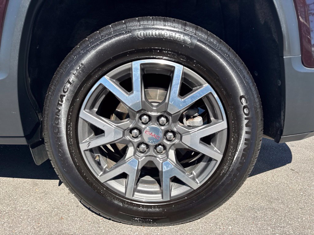 Used 2020 GMC Acadia SLE w/ Driver Convenience Package FWD image 29