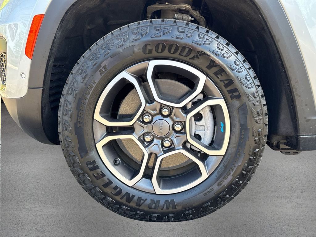 Used 2024 Jeep Grand Cherokee Trailhawk w/ Advanced Protech Group II image 12