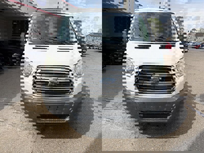 Used 2017 Ford Transit 350 XLT image 3