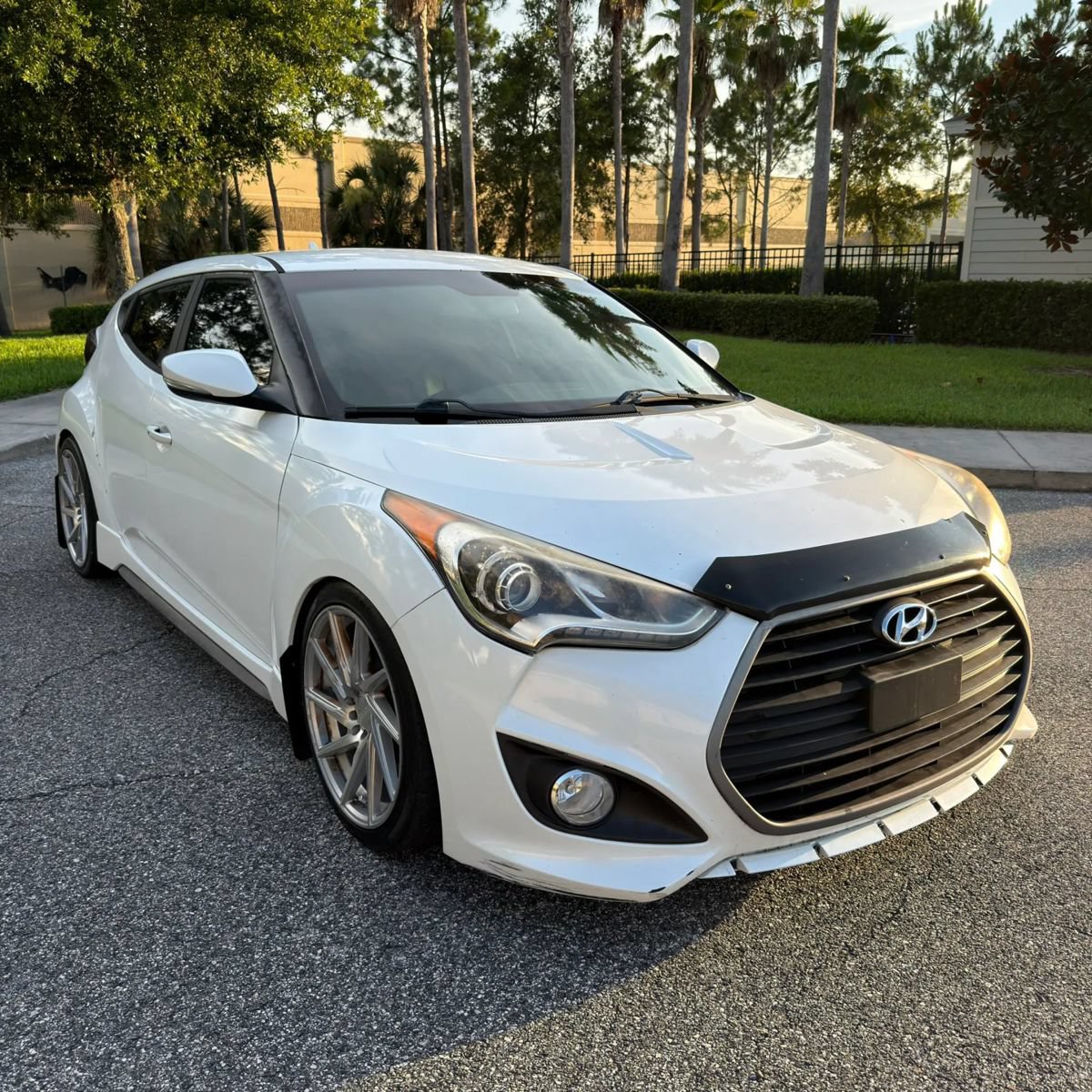 Used 2016 Hyundai Veloster Turbo FWD image 3