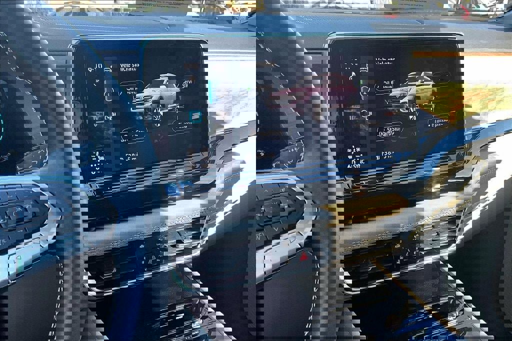 Certified 2026 Volkswagen Atlas SE w/ Black Wheel Package image 5